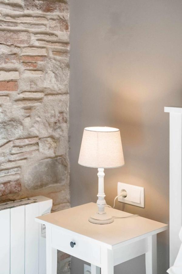 Revitalized Apartment In Historical Building Girona Zewnętrze zdjęcie