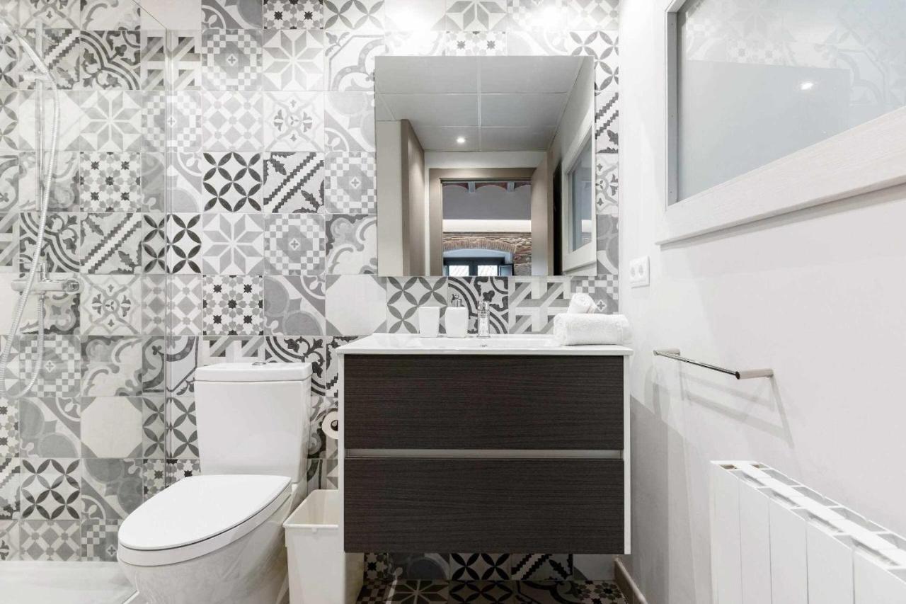 Revitalized Apartment In Historical Building Girona Zewnętrze zdjęcie